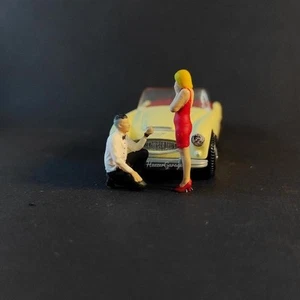 1/64 Scale Diorama Figure Romantic Couple #1 Painted Miniature Scene Model GIFT - Picture 1 of 3