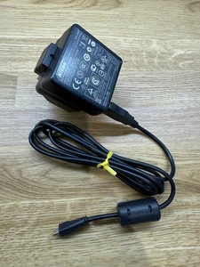 Genuine Nikon EH-69P AC Adapter/Charger & USB Cable Coolpix P500 P510 P520 P530 - Picture 1 of 3