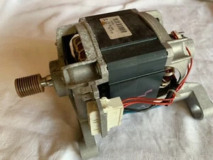 Hotpoint/Whirlpool/Indesit Ultima WMUD963 belt drive motor 220-240v used/Mint - Picture 1 of 6