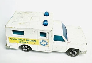 1977 Matchbox Ambulance No. 41 1:64 Superfast Emergency Medical Service Truck - Picture 1 of 5