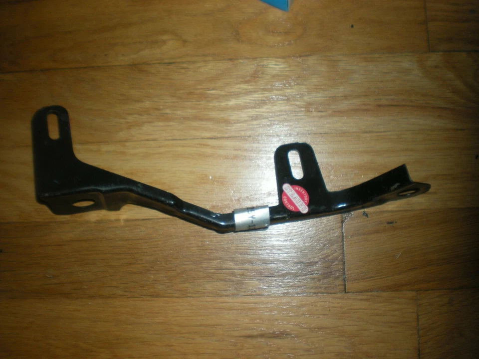 NOS 1982 - 1987 Lincoln Continental Headlamp Housing Support RH E25Y-13B065-A - Image 1 of 2