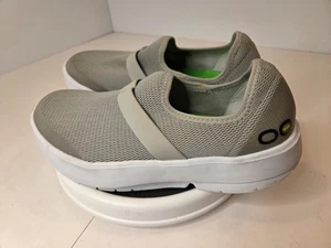 OOFOS OOmg niedrige Slipper Regenerationsschuhe Damengröße 8 grau weiß 7012022-8 - Bild 1 von 7