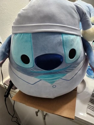 迪士尼 Stitch Squishmallow Jumbo 睡眠毛绒 — 第 1/4 张图片