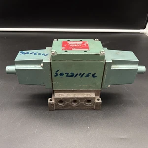 Numatics 32DSA4410 Solenoid Valve - Picture 1 of 6