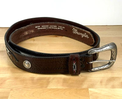 Cinturón Wrangler Para Hombres Talla 42 Suroeste Cuero Marrón Cinturón Azteca Hebilla Plateada Foto 1 de 4