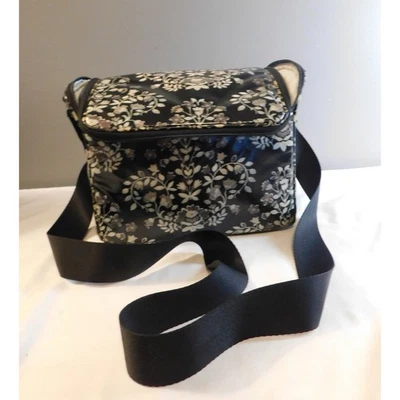 Bolsa aislante para refrigerador de almuerzo Vera Bradley de plástico blanco y negro  Foto 1 de 4