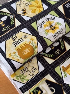 Henry Glass Patchworkstoff BEE YOU! Baumwollstoff Bienen Bienenkorb Biene Bilder - Bild 1 von 9
