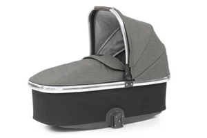 BabyStyle Oyster 3 Carrycot Mercury on Mirror Chassis WAS Β£199 NOW Β£65π₯π₯π₯ BNW - Picture 1 of 2