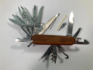 VICTORINOX Champ Swiss Army Knife Multi Tool 91mm WOOD! . - Picture 1 of 2
