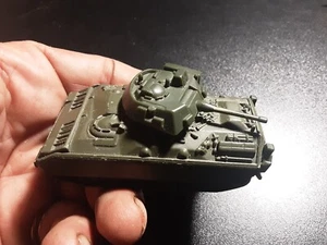 MODELLINO MAISTO CARRO ARMATO M3 BRADLEY CFV IN METALLO E PLASTICA - Picture 1 of 10