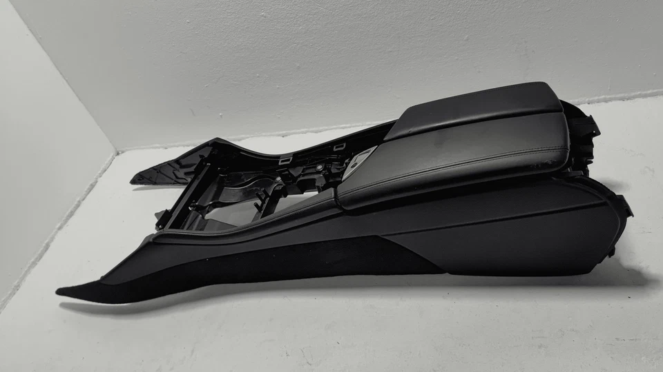 Оригинальная центральная консоль основание с подлокотником для BMW 550i 550i xDrive 2011-2016 годов выпуска - Изображение 1 из 4