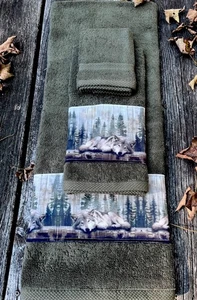 3 Piece Custom Border Towel Set Olive Green Wolves New Camp - Bild 1 von 4