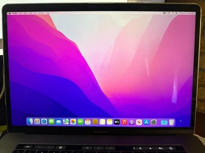 Apple MacBook Pro 15" (2016) – BATERÍA SSD Intel Core i7 / 16GB RAM / 256GB Foto 1 de 4