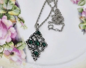 Fellowship Foundry Pewter Lace Necklace Pendant with Emerald Green Jewels - Picture 1 of 2