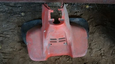 1983 Suzuki Quadrunner LT125 roda dianteira para-lama cabine de plástico 53111-18900 4F56 - Imagem 1 de 2