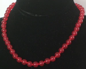 8 mm satte rote Jadit Jade Perlen Halskette NEU (in einer Geschenktüte) - Bild 1 von 1