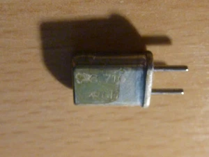 CB-quarzo, frequenza: 26.710 MHz, versione: HC25/U, produttore: RCH - Foto 1 di 1