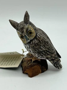 Estatuilla de búho cornudo tallada pájaro de madera pintado por John J Madison Co. Inc - Imagen 1 de 8