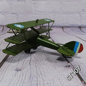 VINTAGE STYLE 6" METAL TRI-PLANE MILITARY AIRCRAFT CHILD HOME DECOR TOY - Green - Picture 1 of 13