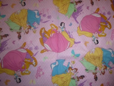 Princesas Disney - Funda de almohada artesanal estándar de algodón a lunares rosa y blanco Foto 1 de 4