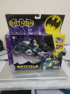 Batcycle DC con Batman e missile ala posteriore 2003 Mattel nuova!! - Foto 1 di 8