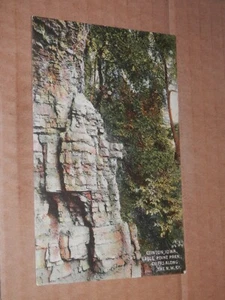 CLINTON IOWA - 1907-1915 ERA POSTCARD - EAGLE POINT PARK CLIFFS ALONG N.W. RY. - Picture 1 of 2