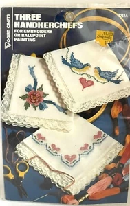 Vintage drei Taschentücher Vogart Blumenmuster zum Sticken oder Kugelschreibermalerei NEU - Bild 1 von 3