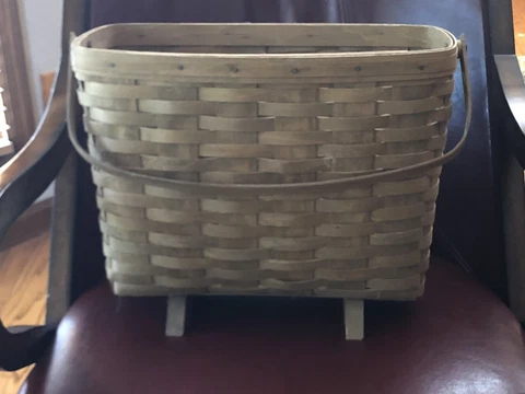 VINTAGE 1985 LONGABERGER MAGAZINE BASKET W/FEET-SWIVEL HANDLE- 16” L,8” W,12” H Cover