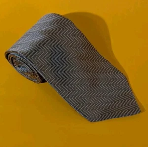 Lord & Taylor Gold Geometric 100% Silk Neck Tie New - Picture 1 of 7