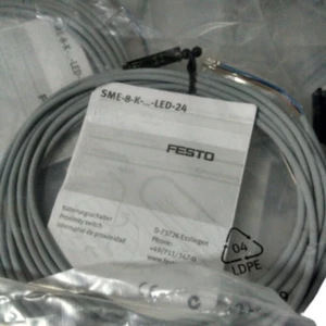 1 STCK. NEU für Festo SME-8-K-LED-24 Näherungsschalter 150855 Neu SCHNELLER VERSAND - Bild 1 von 2