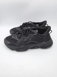 Size 5 (GS) - adidas Ozweego Low Core Black - Picture 1 of 5
