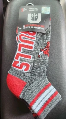 NWT Kids NBA Chicago Bulls Quarter Cut Socks Shoe Size 4-9.5 Licensed Red Black - Image 1 of 2