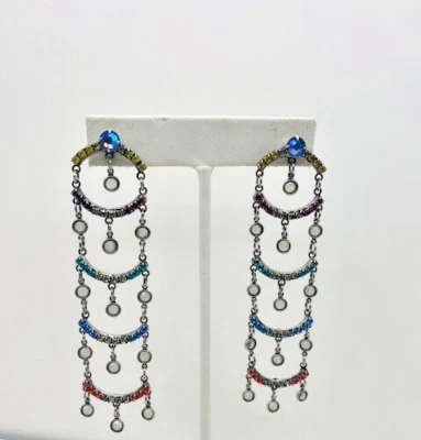 Pendientes Anthropologie Rojo Blanco y Azul Largos Multi Estrás Cristal 3.5" Foto 1 de 4