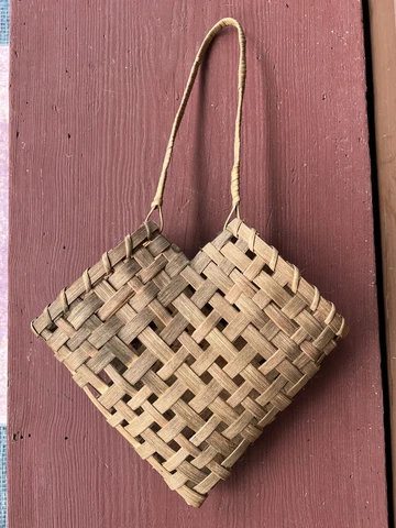 Vintage Heart Split Oak Hanging Basket 15"x14" with Handle Georgia Estate Cover