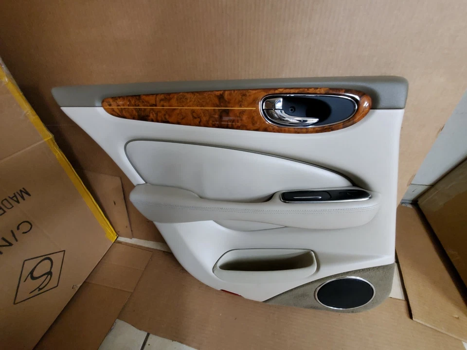 2004-2005-06-07-2008-2009 JAGUAR VANDEN  PLAS LEFT REAR INTERIOR DOOR PANEL ADX - Image 1 of 3