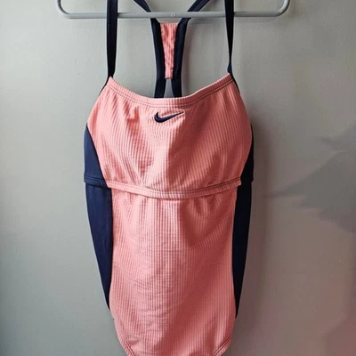 Maiô Nike tamanho pequeno - Imagem 1 de 3