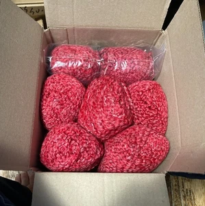 Löwenmarke selbstgesponnenes Garn ~ Menge 7 ~ unbekannte rosa Farbe ~ Boucle sperrig 5 klobig - Bild 1 von 2