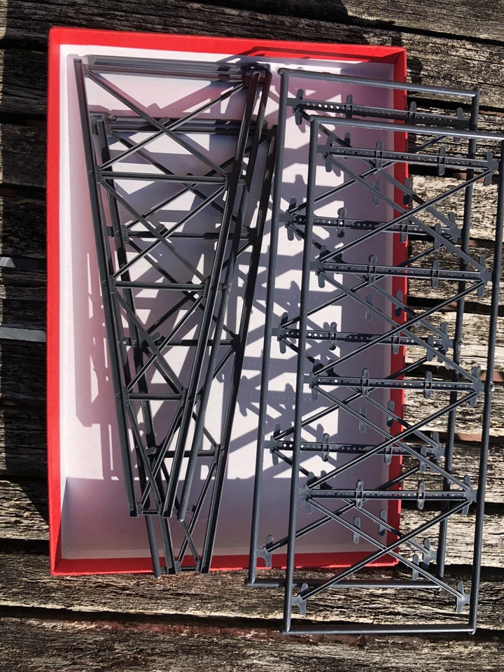 N Scale Micro Engineering 75-176 Tower or Two Bents (NO BOX) - Image 1 of 1