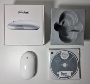 Apple Mighty Mouse souris sans fil Bluetooth modèle A1197 excellent état avec emballage d'origine - Photo 1/9