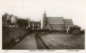 REAL PHOTO POSTCARD OF THE EPISCOPAL CHURCH, CARNOUSTIE, ANGUS, SCOTLAND - Picture 1 of 2