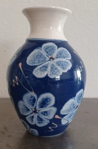 Hand Made Signed Porcelain Vase By Trisha Shandon In Cork Ireland 6.75" Tall - Picture 1 of 12