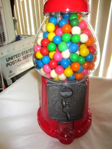 VINTAGE RED CAROUSEL GUMBALL MACHINE/FULL OF GUM/NO 89-B-055366 - Picture 1 of 13
