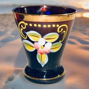 Vintage. Bohemia Deep Purple Likör Schnapsglas handbemalt Blumen Dekor - Bild 1 von 8