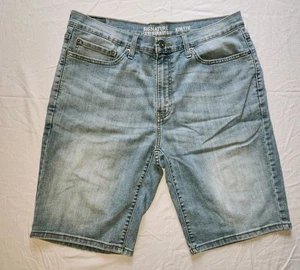 Signature by Levi Strauss Men's Size 34 Athletic Fit Light Wash Denim Shorts - Picture 1 of 6