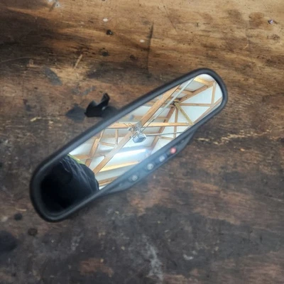 07-13 GM YUKON SILVERADO SIERRA OEM REAR VIEW MIRROR w ONSTAR AUTODIM 15816792 - Image 1 of 4