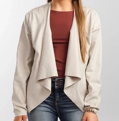 Willow & Root from Buckle Oyster Gray Snake Print Cropped Jacket Size Medium NEW - Image 1 of 4