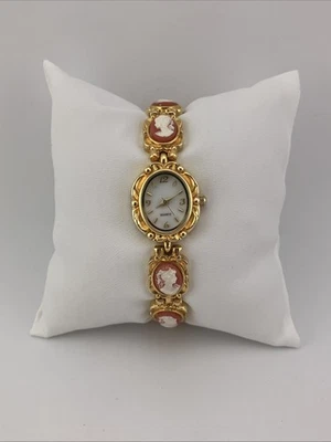 Винтажные женские часы 19 мм золотистый камео перламутровый циферблат 6,75 дюйма - ХОДЯТ - Изображение 1 из 4