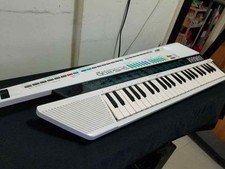 YAMAHA SHS-200 VINTAGE SYNTHESIZER, KEYTAR / CONTROLLER