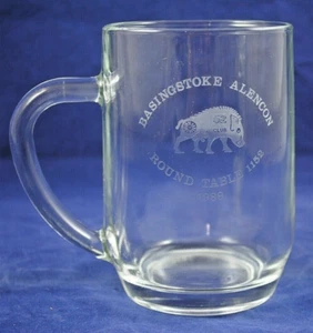 Basingstoke Alencon 1152 ROUND TABLE 1989 Pint Glass w/ HAMPSHIRE HOG Logo VGC - Picture 1 of 9