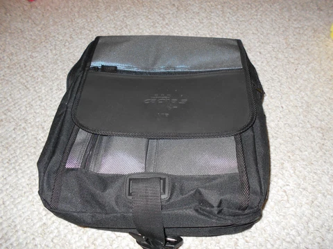 Washington Capitals New Club Red 365 VIP Messenger Bag Season Ticket Holder Cover